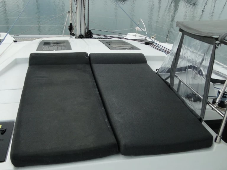 Noleggio Catamarano a Álimos – Fountaine Pajot Elba 45