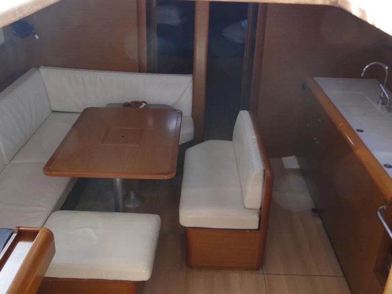 Noleggio Barca a vela con o senza skipper Jeanneau a Álimos