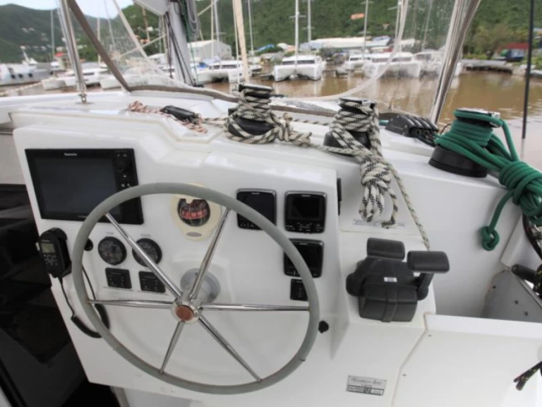 Catamarano a noleggio a Road Town al miglior prezzo