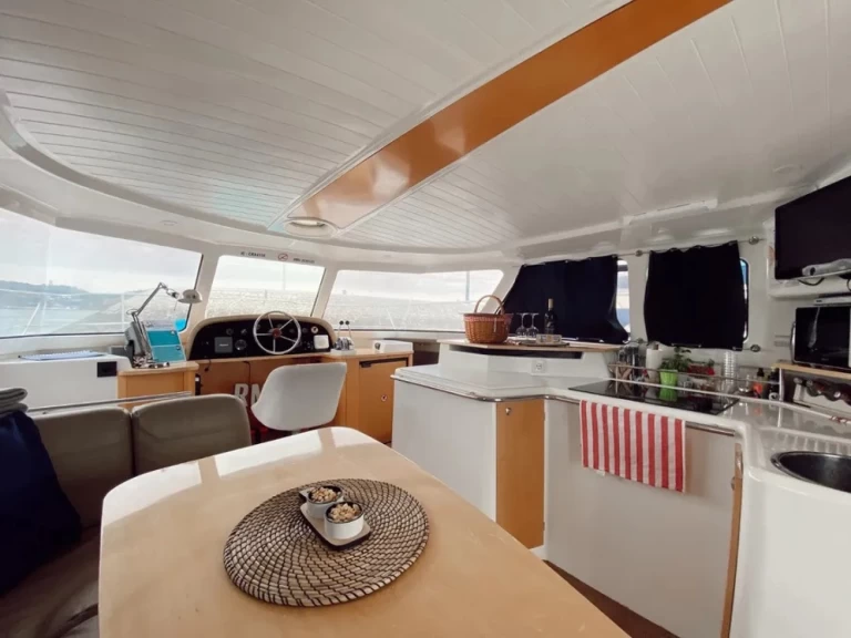 Noleggio Barca a motore con o senza skipper Fountaine Pajot a Belém