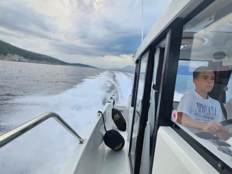 Noleggio Barca a motore a Spalato – Bénéteau Beneteau Barracuda 8