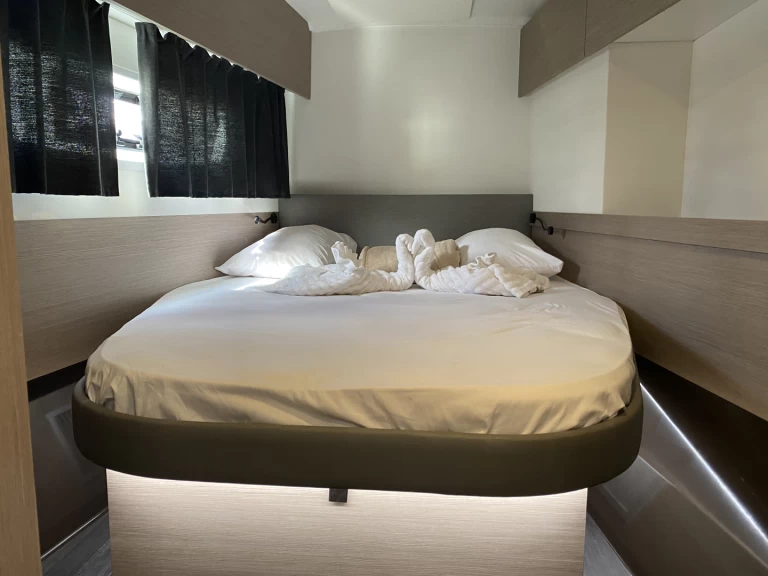 Noleggio Catamarano Fountaine Pajot con patente nautica