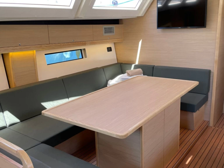 Noleggio Barca a vela con o senza skipper D&D Yacht a Trogir