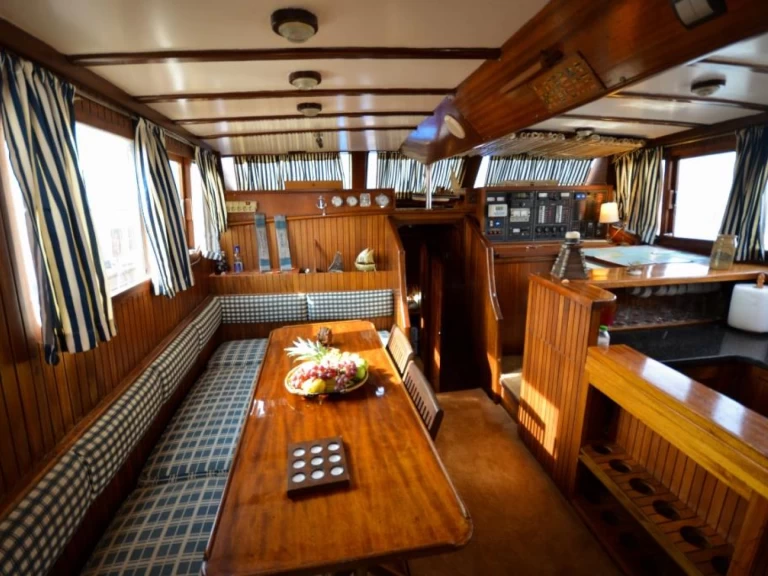 Noleggiare una Custom Made Gulet a Skiathos