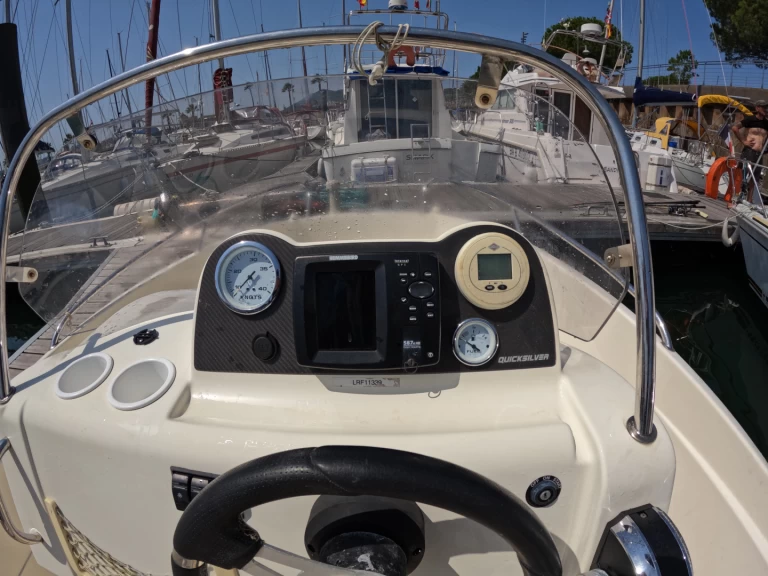 Barca a motore a noleggio a Hendaye al miglior prezzo