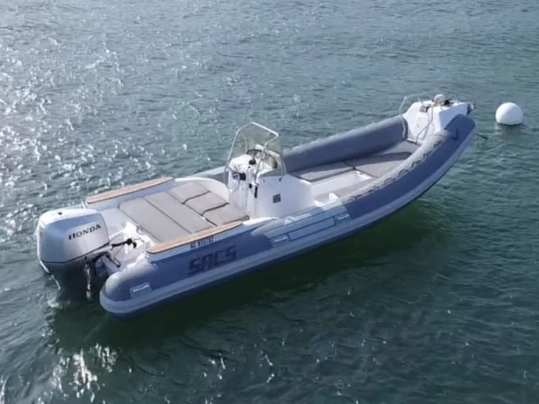 Noleggio Gommone Sacs con patente nautica
