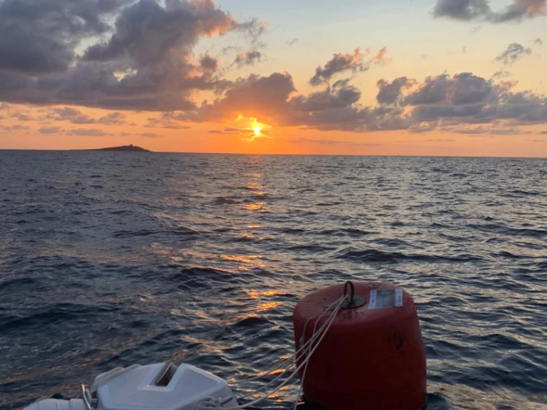 Noleggiare una Altamarea Wave 20 a Palermo