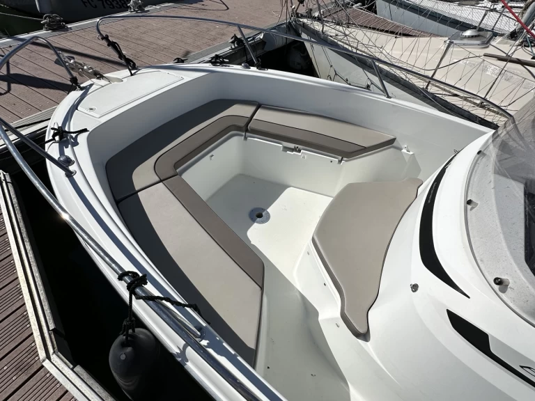 Noleggio Barca a motore con o senza skipper Jeanneau a Le Havre