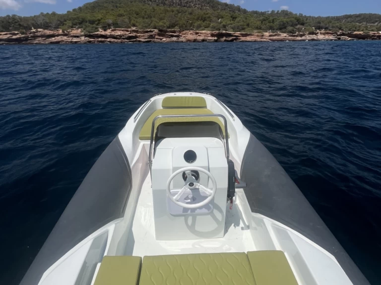 Noleggio Barca a motore con o senza skipper Zar a Es Jondal