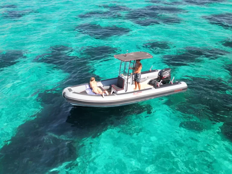 Noleggiare una Joker Boat Coaster 650 Barracuda a Porto San Paolo