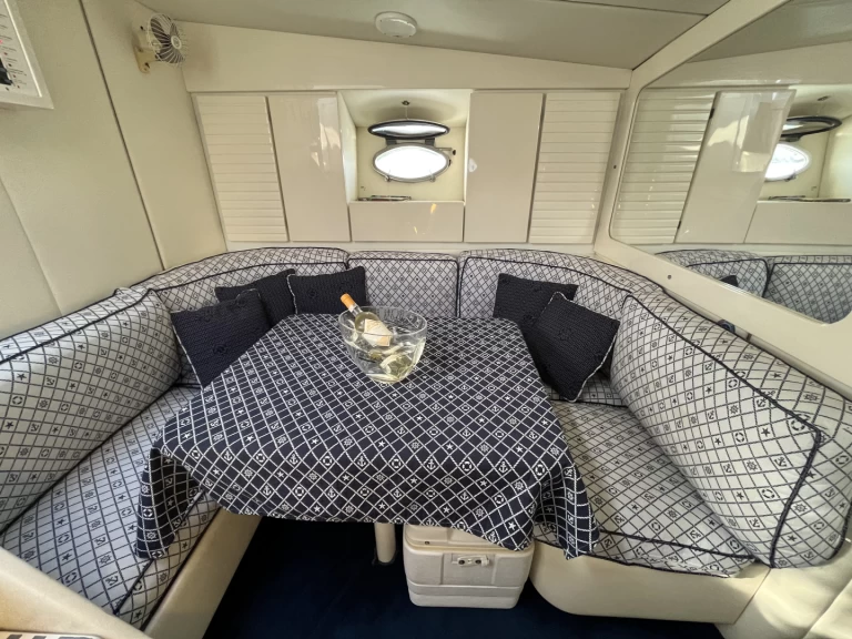 Barca a motore a noleggio a Olbia Port al miglior prezzo