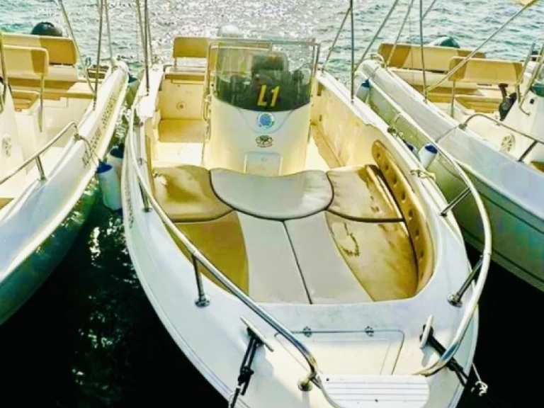 Noleggio Barca a motore con o senza skipper Marea 19 a Porto Cesareo