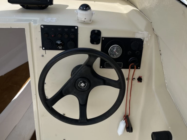 Noleggiare una Bénéteau Sunday 550 a Île-d'Aix