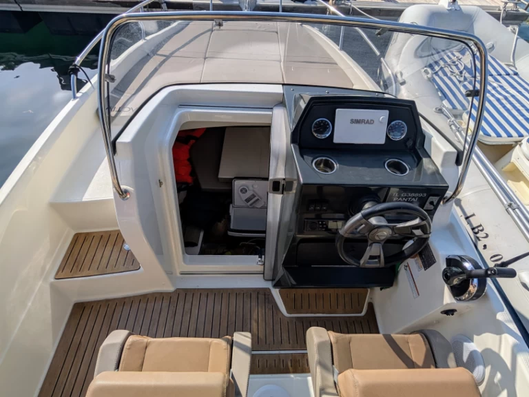 Noleggiare una Quicksilver Quicksilver 605 Sundeck a Six-Fours-les-Plages