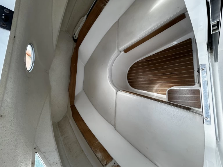 Barca a motore a noleggio a Thonon-les-Bains al miglior prezzo