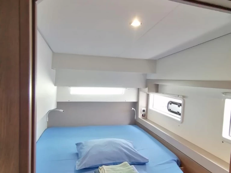 Noleggiare una Bali Catamarans Bali 4.2 a Lávrio