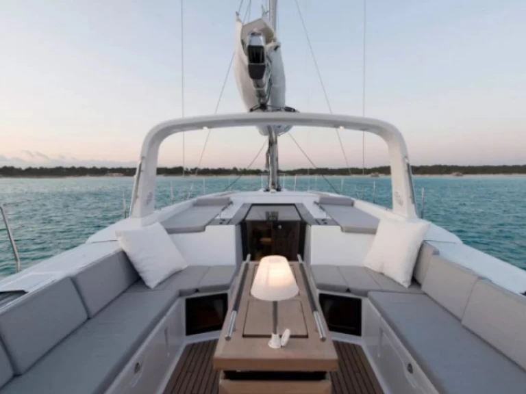 Barca a vela a noleggio a Arzon al miglior prezzo