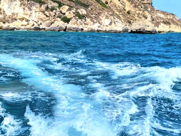 Noleggiare una Bwa Bwa 550 Pro a Cagliari Port