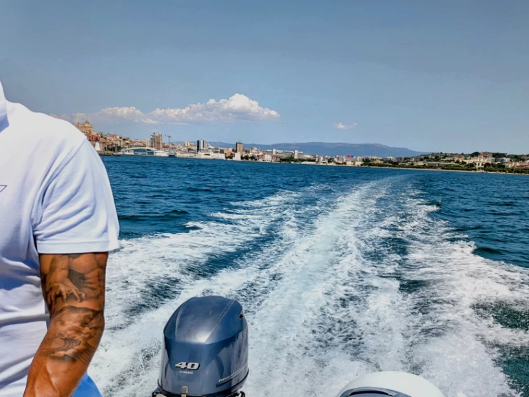 Noleggio barche Cagliari Port economico Bwa 550 Pro