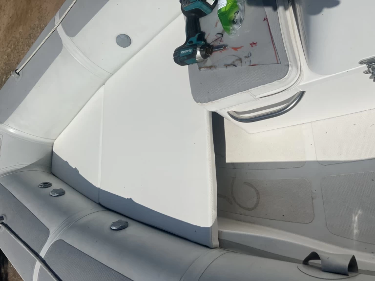 Noleggio Gommone con o senza skipper Adventure a Hyères