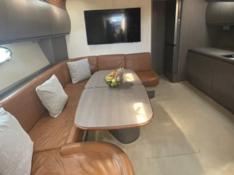 Noleggiare una Pershing Pershing 65 a Ornós