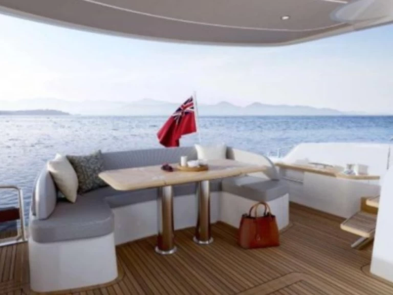 Noleggio Barca a motore a Juan-les-Pins – Princess 49 Fly