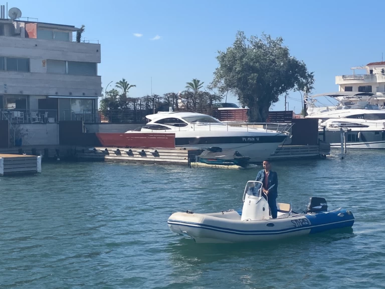 Zodiac Medline 500 da affittare a  Empuriabrava