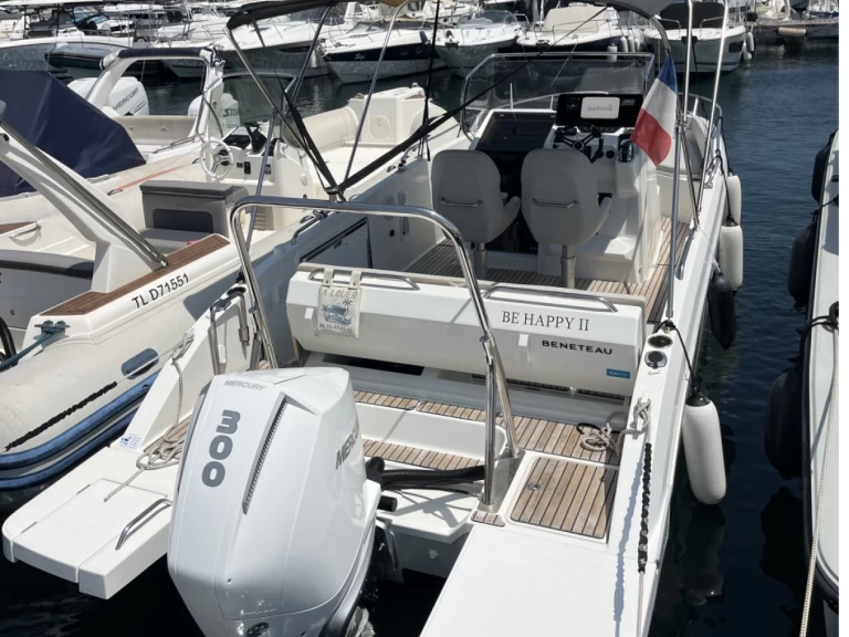 Noleggio a Les Issambres – Bénéteau Flyer 8 SPACEdeck su SamBoat