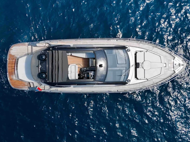 Noleggio Yacht di lusso con o senza skipper Cranchi a Saint-Tropez