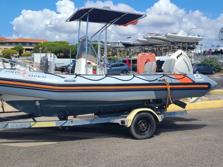 Gommone a noleggio a Six-Fours-les-Plages al miglior prezzo