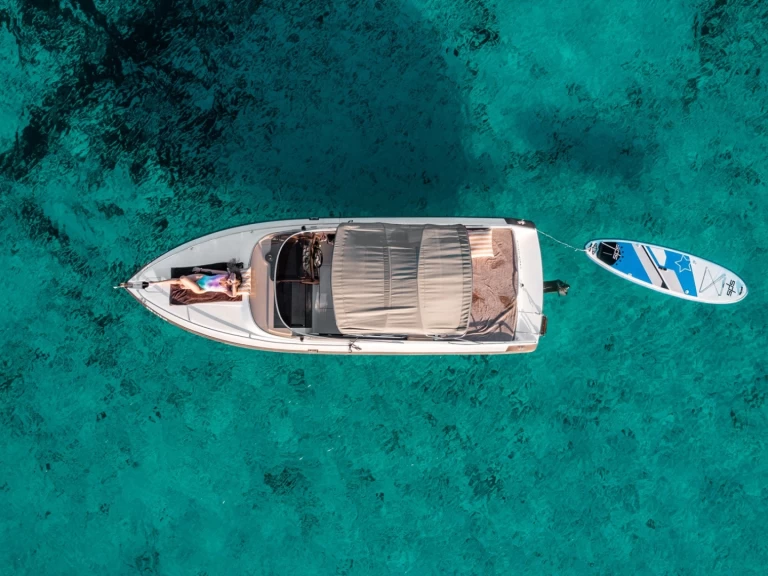 Barca a motore a noleggio a Ibiza Town al miglior prezzo