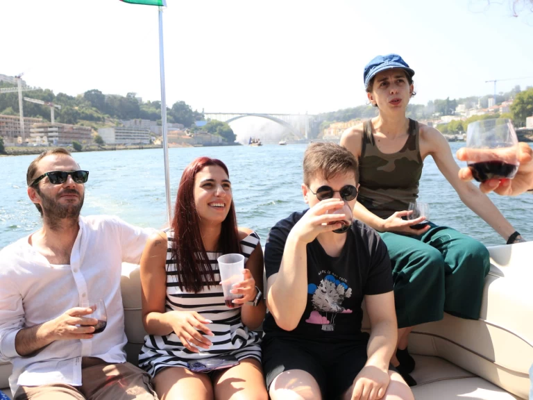 Noleggio Barca a motore Maxum con patente nautica