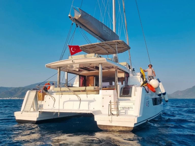 Catamarano a noleggio a Adaköy al miglior prezzo