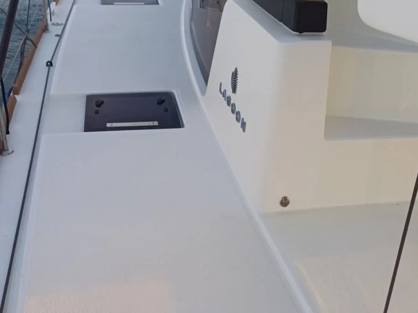 Catamarano a noleggio a Lávrio al miglior prezzo