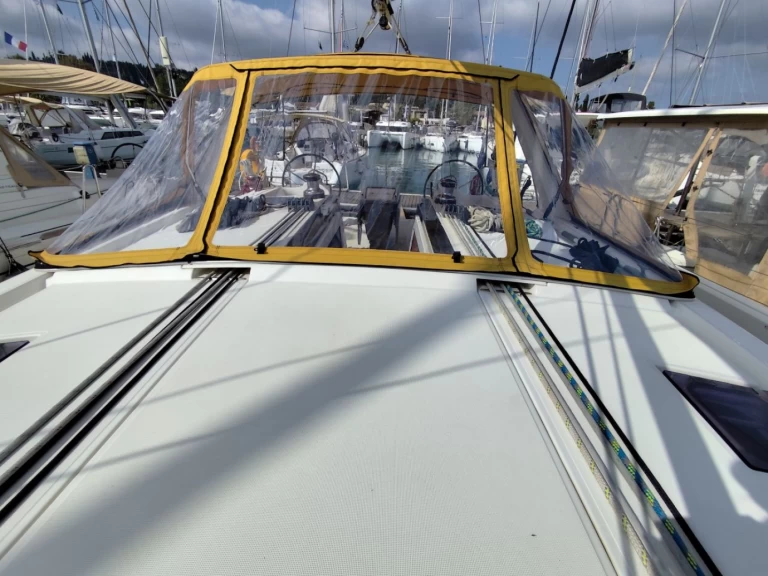 Noleggio barche Bénéteau Oceanis 48 a Gouviá su Samboat