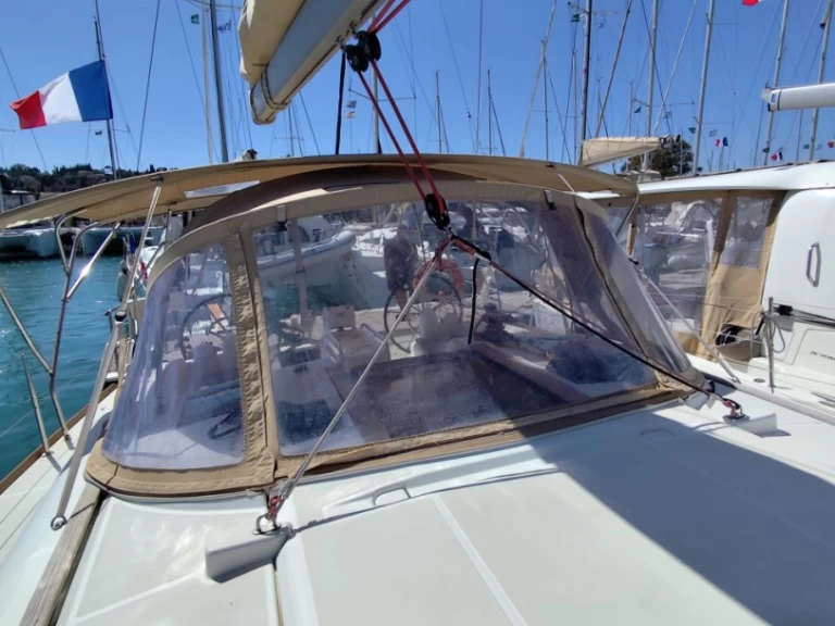 Noleggio Barca a vela Jeanneau con patente nautica