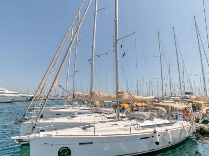 Noleggio barche Álimos economico Sun Odyssey 449