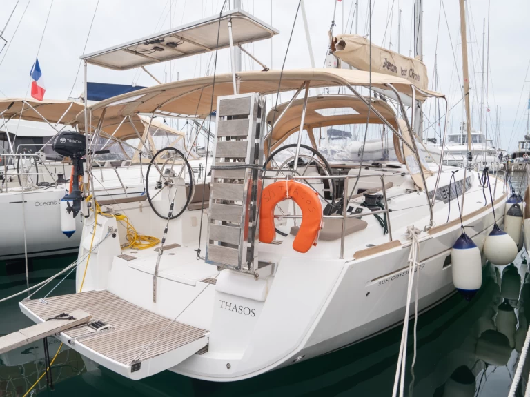 Noleggiare una Jeanneau Sun Odyssey 479 a Álimos