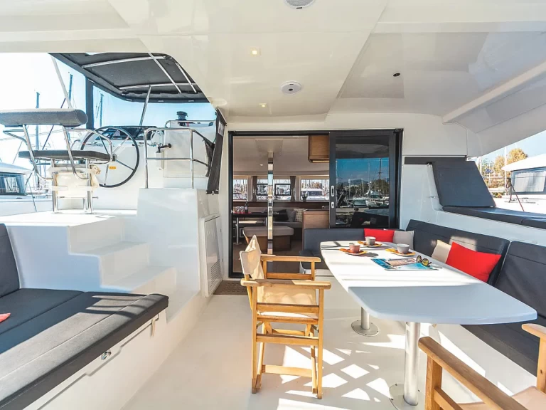 Noleggio a Álimos – Lagoon Lagoon 42 su SamBoat