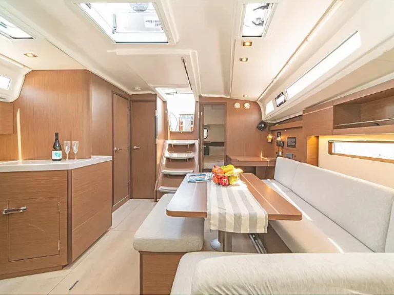 Noleggio Barca a vela Bénéteau con patente nautica