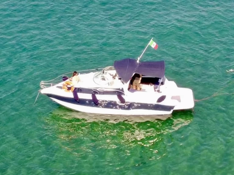 Barca a motore a noleggio a Civitavecchia al miglior prezzo