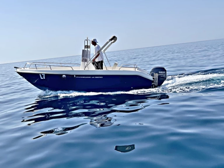 Noleggiare una Lazzari 565 a Andrano