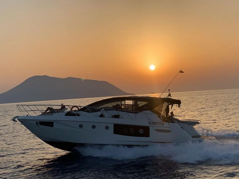 Noleggiare una Cranchi Cranchi 44 a Villa San Giovanni