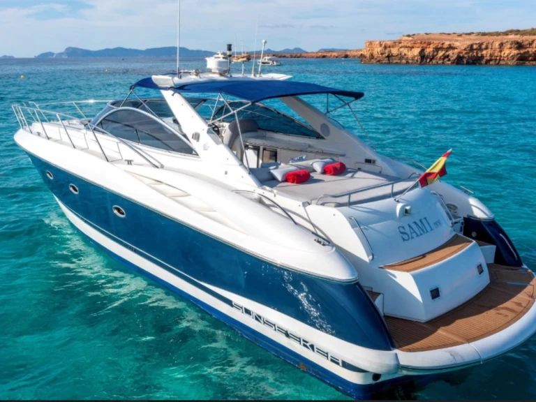 Noleggio Barca a motore con o senza skipper Sunseeker a Ibiza Town