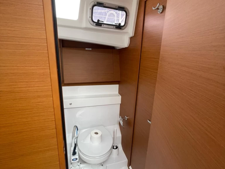 Noleggiare una Jeanneau Sun Odyssey 440 a Santa Cruz de Tenerife