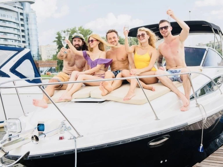 Bayliner Bayliner 285 Cruiser da affittare a  Vieux Port de Cannes