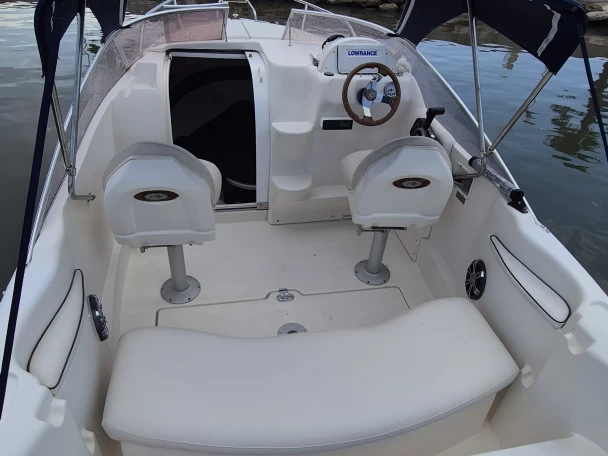 Noleggio Barca a motore Quicksilver con patente nautica