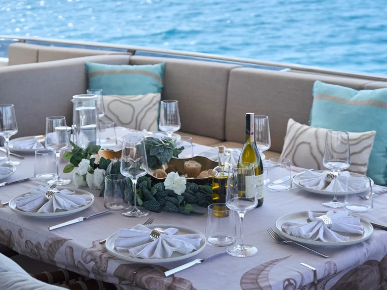  VisionF E-Cat 80 da affittare a  Diano Marina