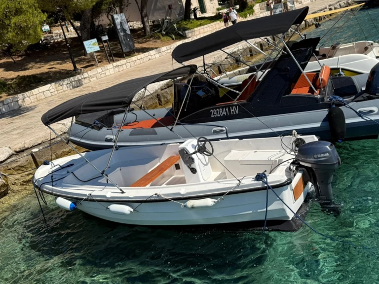 Noleggio barche Adria Adria10 a Lesina (Hvar) su Samboat