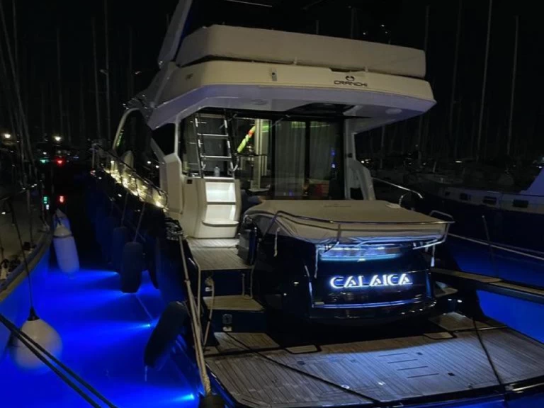 Noleggio Yacht di lusso a Porto di Loano – Cranchi E56F